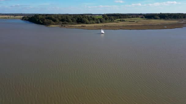 Rzeka Deben Suffolk Żaglowy Widok Lotu Ptaka — Wideo stockowe