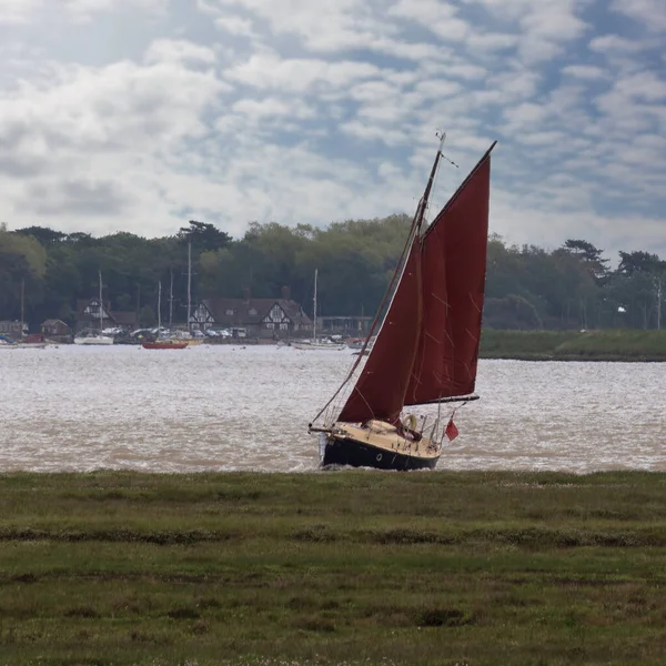 Segling Yacht Deben Floden Suffolk — Stockfoto