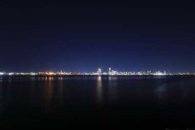 Japonya 'da Yokohama Minatomirai 21 (Daikokufuto' dan görüntü) (Gece Sahnesi))