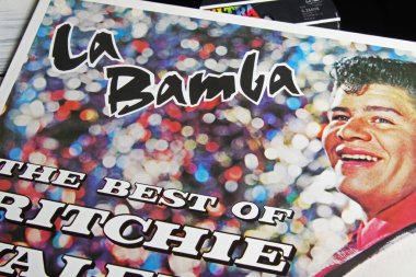 Viersen, Almanya - 9 Mayıs. 2022: Ritchie Valens ve La Bamba 'nın 50' li yılların vinil albüm kapağı