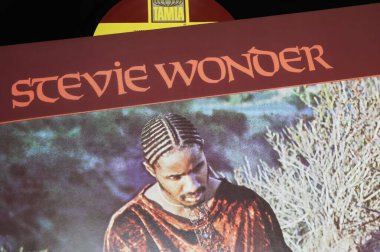 Viersen, Almanya - 9 Haziran. 2023: Vinil albüm kapağının kapağı Stevie Wonder 'ın Konuşma Kitabı, 1972