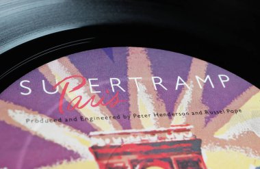 Viersen, Almanya - 9 Mayıs. 2023: 1979 'dan beri Paris' te canlı müzik grubu Supertramp 'in yakın çekimi