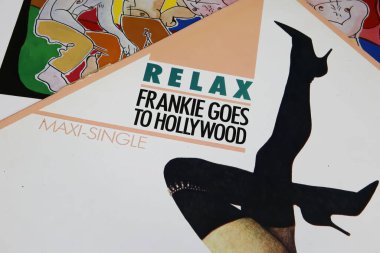 Viersen, Almanya - 9 Mayıs. 2023: Grubun kapanışı Frankie, Hollywood Vinil Single 'a gidiyor 1984' ten kalma rahatlama