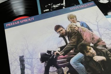Viersen, Almanya - 9 Mayıs. 2023: İngiliz pop grubu Prefab Sprout 'un 1985' ten kalma klasik albüm kapağı Steve McQueen