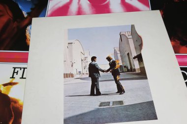 Viersen, Almanya - 9 Ocak. 2024: Pink Floyd müzik grubu vinil albüm kapağı Keşke 1975 'ten kalma olsaydınız