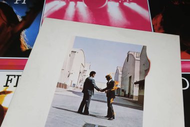 Viersen, Almanya - 9 Ocak. 2024: Pink Floyd müzik grubu vinil albüm kapağı Keşke 1975 'ten kalma olsaydınız