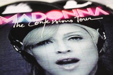 Viersen, Almanya - 9 Ocak. 2024: Şarkıcı Madonna 'nın DVD kapağı Confessions canlı konser turnesi