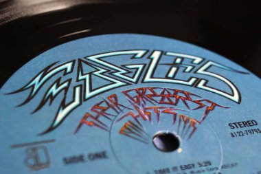 Viersen, Almanya - 9 Ocak. 2024: The Eagles grubunun en çok satan plak albüm kapağı kapağı 1971-1975 arası hit şarkıları