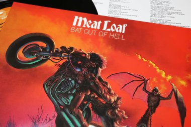 Viersen, Almanya - 9 Ocak. 2024: 1977 'den kalma rock şarkıcısı Meat Loaf vinil albüm kapağı