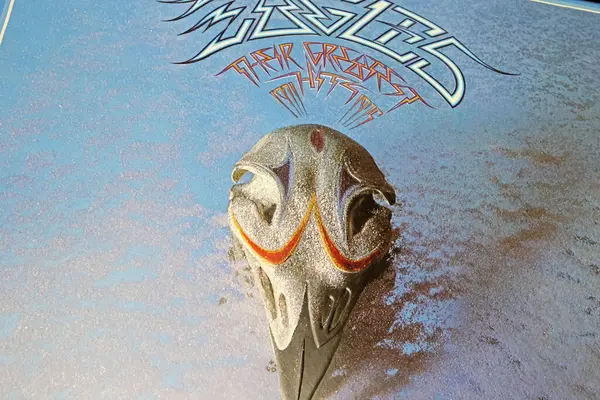 Viersen, Almanya - 9 Ocak. 2024: The Eagles grubunun en çok satan plak albüm kapağı 1971-1975 arası hit şarkıları