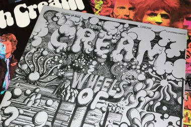 Viersen, Almanya - 9 Ocak. 2024: İngiliz rock grubu The Cream vinil albüm kapağı Wheels of Fire 1968 
