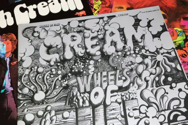 Viersen, Almanya - 9 Ocak. 2024: İngiliz rock grubu The Cream vinil albüm kapağı Wheels of Fire 1968 