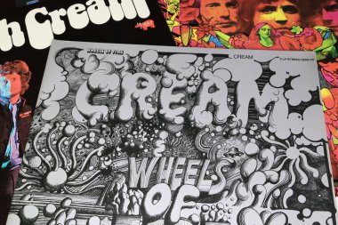 Viersen, Almanya - 9 Ocak. 2024: İngiliz rock grubu The Cream vinil albüm kapağı Wheels of Fire 1968