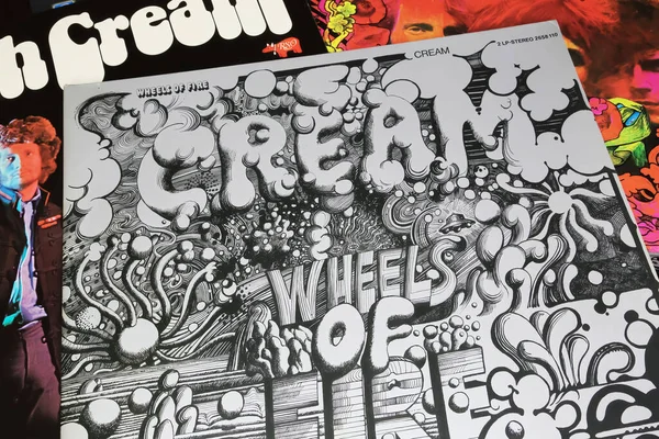 Viersen, Almanya - 9 Ocak. 2024: İngiliz rock grubu The Cream vinil albüm kapağı Wheels of Fire 1968 