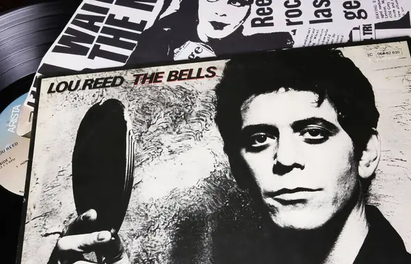 Viersen, Almanya - 9 Ocak. 2024: 1979 'dan Lou Reed vinil albüm kapağı The Bells