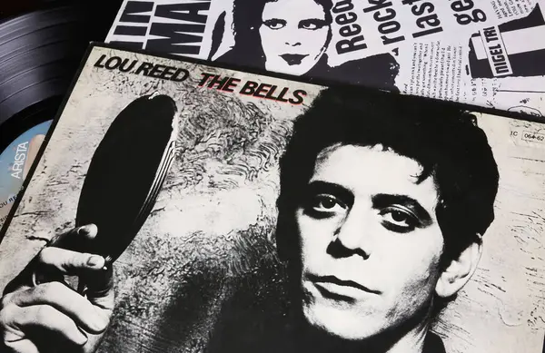 Viersen, Almanya - 9 Ocak. 2024: 1979 'dan Lou Reed vinil albüm kapağı The Bells
