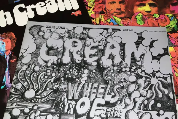 Viersen, Almanya - 9 Ocak. 2024: İngiliz rock grubu The Cream vinil albüm kapağı Wheels of Fire 1968