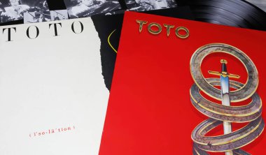 Viersen, Almanya - 9 Ocak. 2024: Amerikan rock grubu Toto 'nun yakın plan albümü IV ve 80' lerden izolasyonu kapsıyor