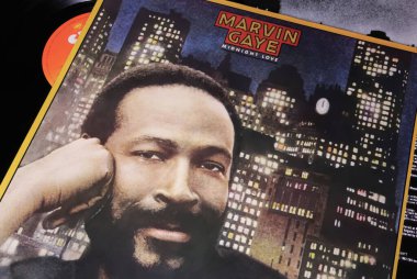 Viersen, Almanya - 9 Ocak. 2024: Marvin Gaye 'in 1982' deki albüm kapağı Midnight Love
