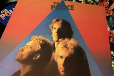 Viersen, Almanya - 9 Ocak. 2024: İngiliz grubu The Police vinil albüm kapağı Zenyatta Mondatta 1980