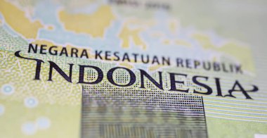 Eski Endonezya IDR Rupi para birimi banknotunun kapatılması (merkeze odaklan)