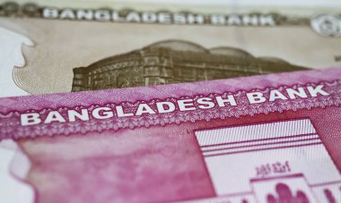 Bangladeş 'teki eski para birimi Taka banknotunun kapanışı (merkeze odaklan)