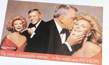 Viersen, Almanya - 9 Mayıs. 2024: Frank Sinatra ve eşi Barbara ile 1989 'dan Dergi Revlon Reklamcılığı