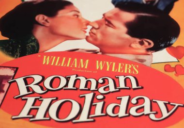 Viersen, Almanya - 9 Mayıs. 2024: William Wyler 'ın romantik komedi filmi Roman Holiday' in 1953 yapımı filmi Gregory Pack ve Audrey Hepburn 'ün afişi.
