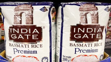 Viersen, Almanya - 9 Haziran. 2024: Alman dükkanında Hindistan Kapısı prim basmati pirinci