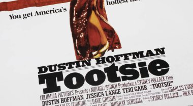 Viersen, Almanya - 9 Mayıs. 2024: 1982 'den Dustin Hoffman ile birlikte orijinal Tootsie film afişi ayrıntıları (merkeze odaklan)