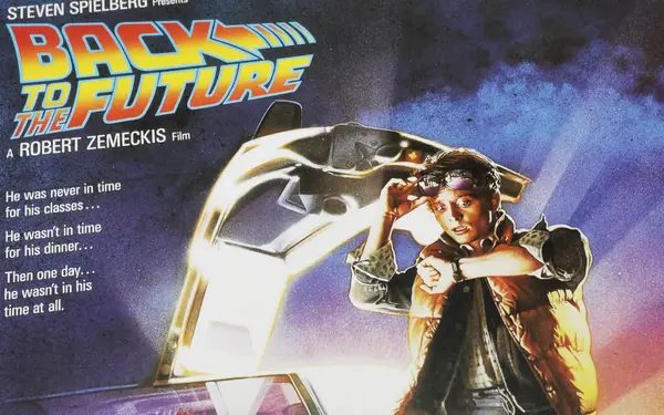 Viersen, Almanya - 9 Mayıs. 2024: Orijinal resmi Michael J. ile birlikte gelecek film afişlerine dönüş 1985 'ten Fox (merkeze odaklan)