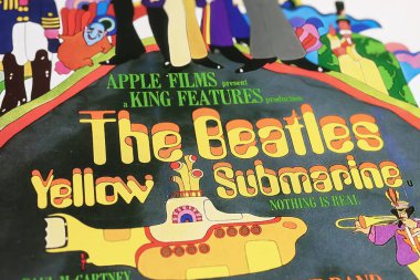 Viersen, Almanya - 9 Mayıs. 2024: The Beatles 'ın Detayları: 1968' deki Sarı Denizaltı Sinema film posteri (merkeze odaklan)