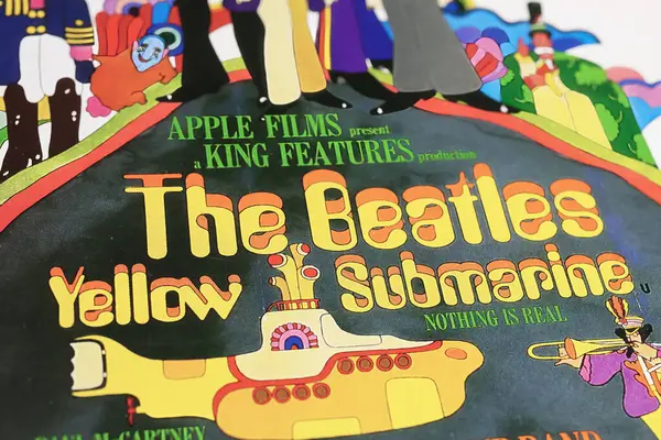 Viersen, Almanya - 9 Mayıs. 2024: The Beatles 'ın Detayları: 1968' deki Sarı Denizaltı Sinema film posteri (merkeze odaklan)