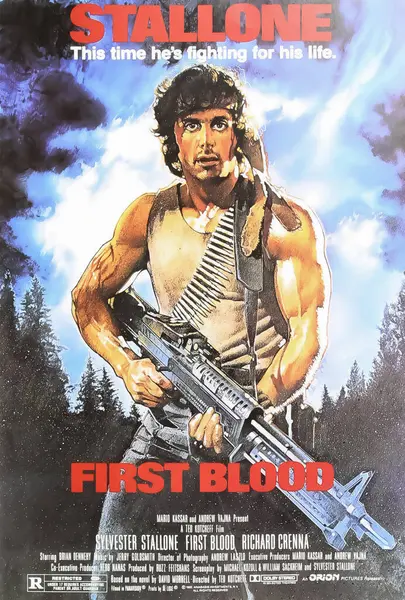 Viersen, Almanya - 9 Mayıs. 2024: Orijinal Rambo, Sylvester Stallone ile 1982 'den kalma ilk kan filmi poster detayı (merkeze odaklan)