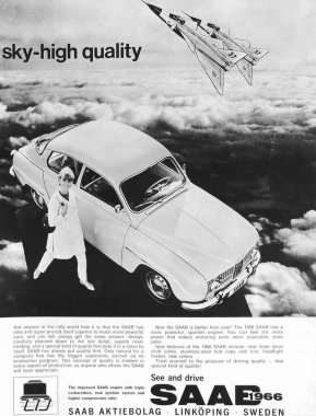 Viersen, Almanya - 9 Mayıs. 2024: Eski Amerikan retro dergisi İsveçli Saab araba reklamları 1965 'ten (merkeze odaklan)
