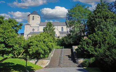 Monchengladbach (Munster St. Vitus), Almanya - 30 Eylül. 2024: 12. yüzyıldan kalma ortaçağ Roma Katolik Bazilikası
