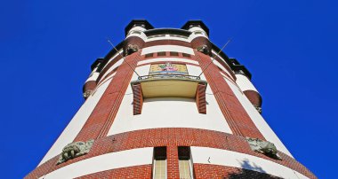 Monchengladbach, Almanya - 30 Eylül. 2024: Wasserturm tarihi binası 1909 yılında Art Nouveau tarzında içme suyu temini için yapıldı
