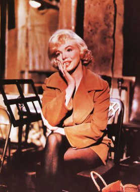 Viersen, Almanya - 9 Temmuz. 2024: Marilyn Monroe ile 1960 'tan kalma bir film çekilelim (kafaya odaklan)