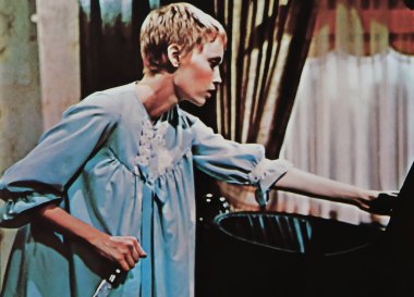 Viersen, Almanya - 9 Temmuz. 2024: Rosemary 'nin Bebek Sineması Film Lobisi, Mia Farrow ile 1968' den itibaren (kişiye odaklan))