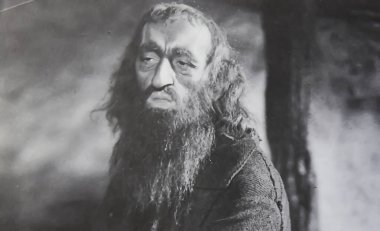 Viersen, Almanya - 9 Temmuz. 2024: Oliver Twist sinema salonu lobi kartı detayları ve Alec Guinnes 1948 'den Fagin rolünde (kafanın sağ tarafına odaklan)