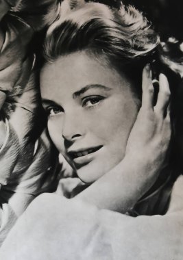 Viersen, Almanya - 9 Temmuz. 2024: Amerikalı aktris Grace Kelly 'nin 1950' li yılların sonlarındaki portresi (yüze odaklan)