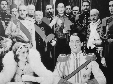 Viersen, Almanya - 9 Temmuz. 2024: Maurice Chevalier ve Jeanette MacDonald 'ın oynadığı Love Parade Sinema Lobisi kartı 1929' dan itibaren Ernst Lubitsch tarafından hazırlandı.)