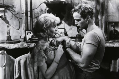 Viersen, Almanya - 9 Temmuz. 2024: Marlon Brando ve Vivien Leigh 'in 1951 tarihli Arzu Tramvayı' nda çekilmiş eski dergi fotoğrafı)