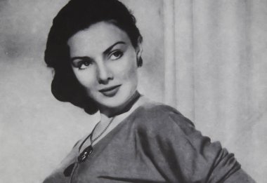 Viersen, Almanya - 8 Temmuz. 2024: 1950 'lerin sonlarından İngiliz aktris Pauline Shepherd' ın eski dergi portresi)
