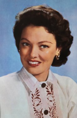 Viersen, Almanya - 8 Temmuz. 2024: Amerikan aktris Gene Tierney 'in 1950' lerdeki eski dergi fotoğrafı (yüze odaklan)