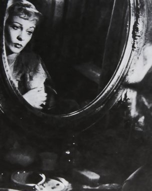 Viersen, Almanya - 2 Haziran. 2024: Vivien Leigh 'in 1951' den Arzu Tramvayı 'ndaki eski dergi fotoğrafı (soldaki yüze odaklan)