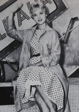 Viersen, Almanya - 2 Haziran. 2024: Fransız aktris Christine Carere 'in eski dergi fotoğrafı (kişiye odaklan)