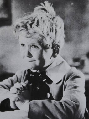 Viersen, Almanya - 3 Mart. 2024: Amerikalı çocuk yıldız Jackie Cooper 'ın Skippy' deki eski dergi fotoğrafı (yüze odaklan)