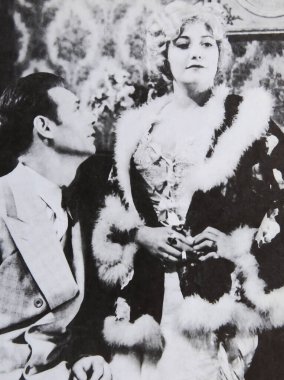 Viersen, Almanya - 3 Haziran. 2024: Fuller Mellish Jr. ve Helen Morgan 'ın 1929' daki eski dergi fotoğrafı (sağ üstteki kişiye odaklan))