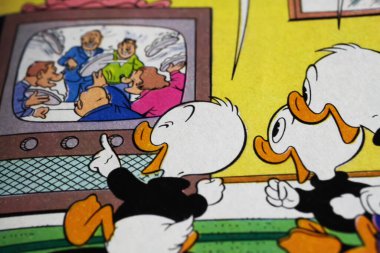 Viersen, Almanya - 9 Mayıs. 2024: 1988 'den Huey, Dewey ve Louie ile birlikte Alman Donald Duck' ın eski fotoğrafı)